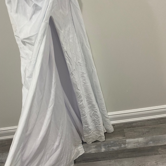 Backless Prom dress - Picture 4 of 6